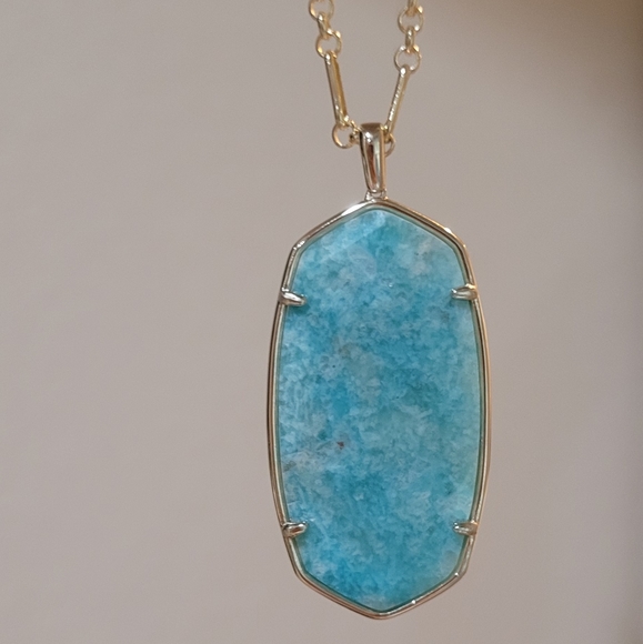 NWT KENDRA SCOTT NECKLACE IN GOLD - Picture 7 of 12